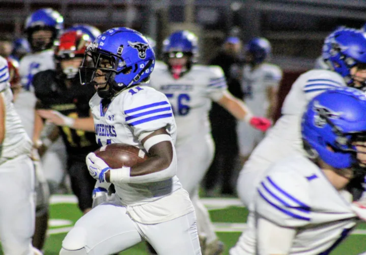 Area roundup: Mavericks stomp G-F-W, move to 4-1
